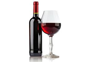 rood wijn en een fles geïsoleerd over- wit achtergrond foto