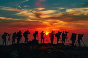 ai gegenereerd silhouet fotografen zijn aan het wachten schieten zonsopkomst foto schieten door mobiel telefoon met hoog oplossing.