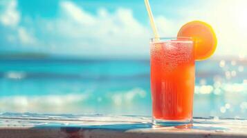 verfrissend zomer drinken met strand achtergrond. foto