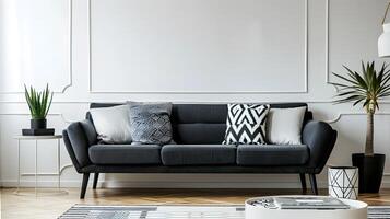 chique en knus modern leven kamer met pluche sofa en minimalistische decor foto