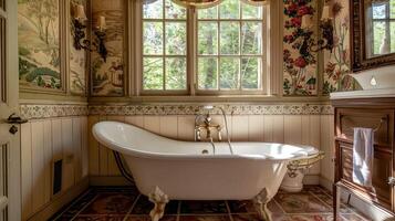 weelderig wijnoogst badkamer met klauwvoet bad en bloemen accenten in historisch land landgoed foto