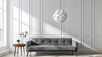 minimalistisch Scandinavisch leven kamer met strak grijs sofa en modern hanger licht foto