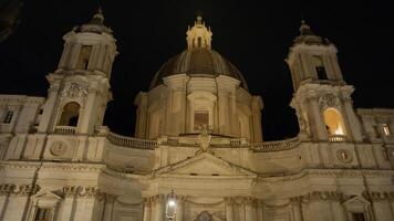de kerk van sant'agnese in agone in Navona plein in Rome foto
