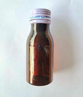 amber klein geneeskunde glas fles voor mockup verzameling foto