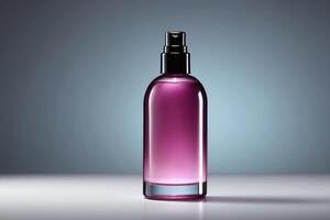 elegant Purper helling kunstmatig verstuiven fles - strak en modern verpakking voor luxe schoonheid merken foto