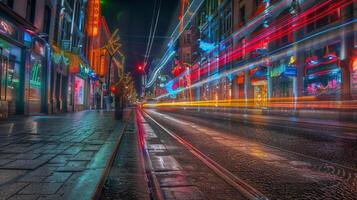 een straat tafereel met een licht trails van de stad foto