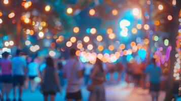 abstract wazig mensen in nacht festival foto