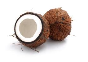 kokosnoot geïsoleerd op een witte achtergrond foto