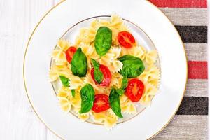pasta met tomaat en basilicum