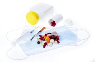 medische maskers, pillen en capsules voor herstel en ziektepreventie. foto