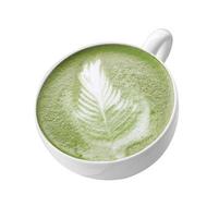 hete Japanse groene thee in witte kop op witte achtergrond foto