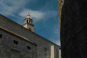 verbazingwekkend visie van Dubrovnik oud stad- in een zonnig dag. reizen bestemming in Kroatië. foto