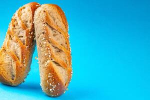 melk bun geheel graan deeg broodjes vers gebakken Koken voorafje maaltijd voedsel tussendoortje Aan de tafel foto