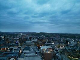 mooi antenne visie van Sheffield stad centrum Bij alleen maar na zonsondergang. Engeland Verenigde koninkrijk. april 29e, 2024 foto