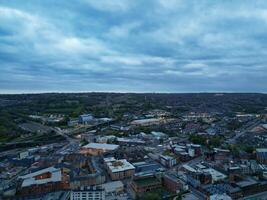 mooi antenne visie van Sheffield stad centrum Bij alleen maar na zonsondergang. Engeland Verenigde koninkrijk. april 29e, 2024 foto