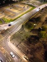 nacht antenne visie van verlichte historisch centraal bedford stad van Engeland uk. april 5e, 2024 foto
