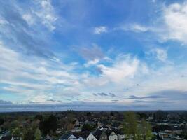 hoog hoek visie van hazenveld stad- Londen, uxbridge, Engeland. Verenigde koninkrijk gedurende zonsondergang. april 3e, 2024 foto