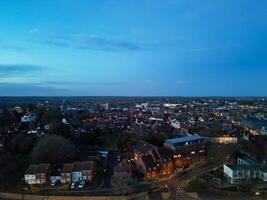 antenne nacht visie van verlichte centraal aylesbury stad- van Engeland Verenigde koninkrijk. april 1e, 2024 foto