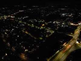 antenne nacht visie van verlichte centraal aylesbury stad- van Engeland Verenigde koninkrijk. april 1e, 2024 foto