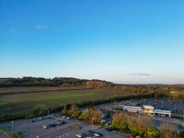 antenne visie van Brits platteland landschap in de buurt Oxford stad, Oxfordshire, Engeland uk gedurende zonsopkomst ochtend. maart 23e, 2024 foto