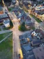 hoog hoek visie van verlichte centraal harpenden stad- van Engeland gedurende nacht. Verenigde koninkrijk. maart 16e, 2024 foto