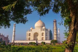 Taj Mahal op een heldere en heldere dag foto