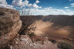 meteoor krater, Arizona rotsachtig woestijn depressie visie foto