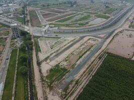 hoog hoek visie met dar van west jachthaven behuizing maatschappij in lahore Pakistan Aan november 07, 2023 foto