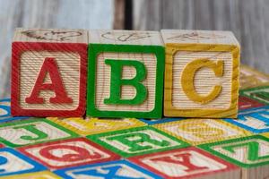 abc onderwijs houtblok foto