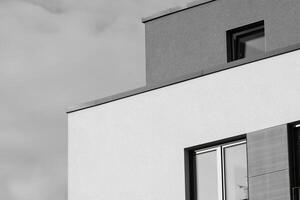 vlak daken en muren van modern woon- gebouwen foto