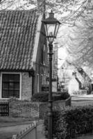 de dorp van nes Aan ameland eiland in de Nederland foto