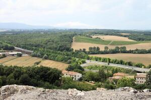 een visie van de dorp van Monteggiorni in Italië foto