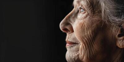 ouderen vrouw detailopname portret rimpels foto