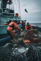 vangen zeevruchten in de oceaan Aan boten foto