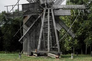 groot oud wijnoogst molen foto