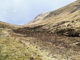 een visie van de Schotland platteland in de buurt de Glencoe bergen foto