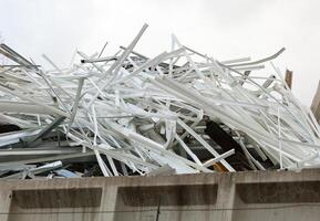 vodje metaal voor industrieel recyclen. foto