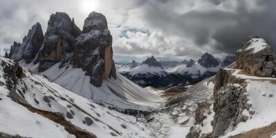 wolk dag rots heuvel berg rots top met sneeuw Bij winter. avontuur expeditie reizen wandelen tafereel visie foto