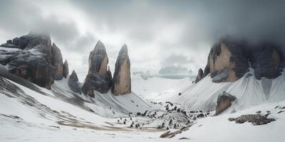 wolk dag rots heuvel berg rots top met sneeuw Bij winter. avontuur expeditie reizen wandelen tafereel visie foto