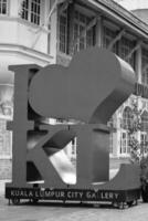 Kuala lomp, Maleisië Aan mei 22 2023. de ik liefde kl standbeeld is een mijlpaal vaak bezocht door toeristen. foto