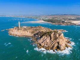 antenne visie van ke ga strand Bij mui nee, phan dief, binh Thuan, Vietnam. ke ga kaap of vuurtoren is de meest favoriete bestemming voor bezoekers. foto