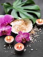 natuurlijke spa-ingrediënten met orchideebloemen foto