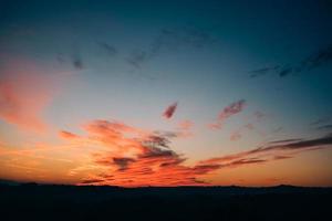 epische zonsonderganghemel foto