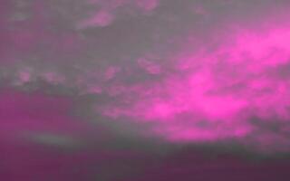 mooi toneel- roze grijs toneel- somber cloudscape bewolkt lucht achtergrond foto