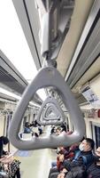 Jakarta trein station interieur visie. Indonesië openbaar vervoer. bekasi, Indonesië, mei 1, 2024 foto