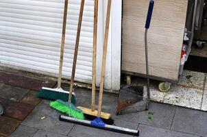 hand- gereedschap voor nat schoonmaak van gebouwen foto