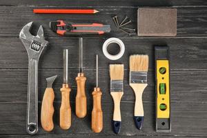 set van tools op houten achtergrond foto