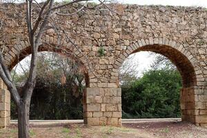 akko Israël 04 05 2024 een oude aquaduct voor leveren water naar bevolkt gebieden in Israël. foto