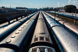 treinen Bij trein station. trivandrum, Kerala, Indië foto