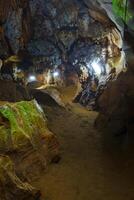 ondergronds grotten in Thailand foto